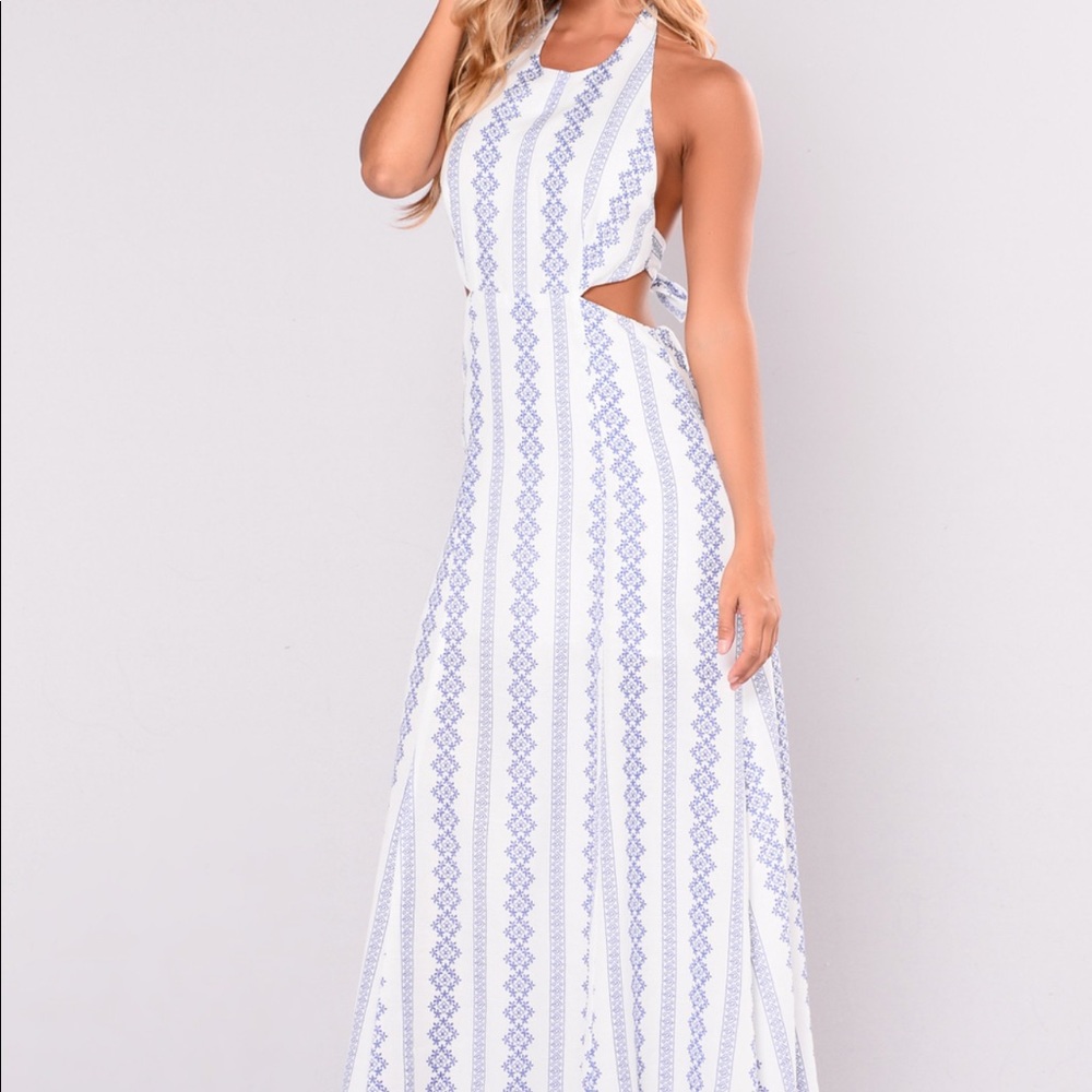 Fashion Nova beautiful halter maxi dress size M
